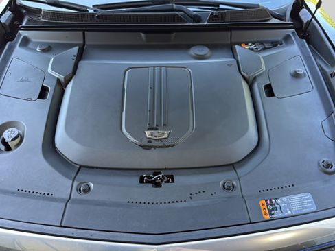 Used 2024 Cadillac Lyriq Luxury RWD image 34