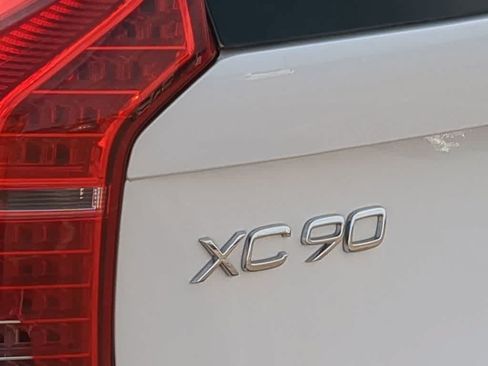 Certified 2024 Volvo XC90 B6 Plus w/ Protection Package Premier AWD/4WD image 12