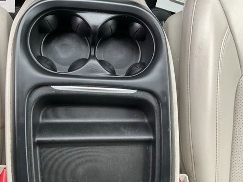 Used 2021 Chrysler Voyager Lxi image 27