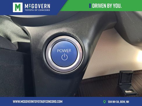 Used 2023 Toyota Sienna XLE FWD image 21