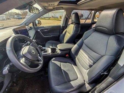 Used 2023 Toyota RAV4 XLE Premium image 20