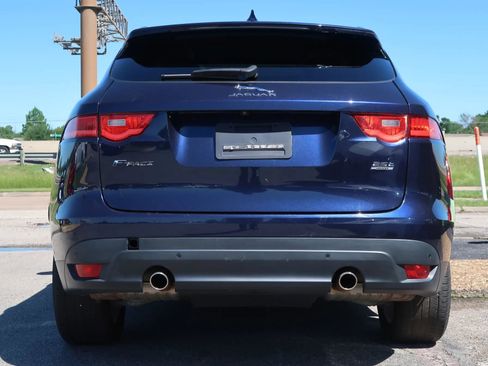 Used 2019 Jaguar F-PACE Prestige image 2