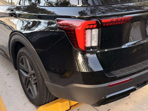 Used 2025 Ford Explorer ST-Line w/ Premium Package RWD image 10