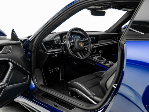 Used 2022 Porsche 911 GT3 image 35