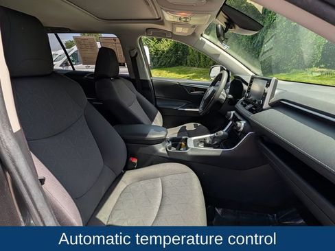 Used 2019 Toyota RAV4 XLE w/ Convenience Package AWD/4WD image 12