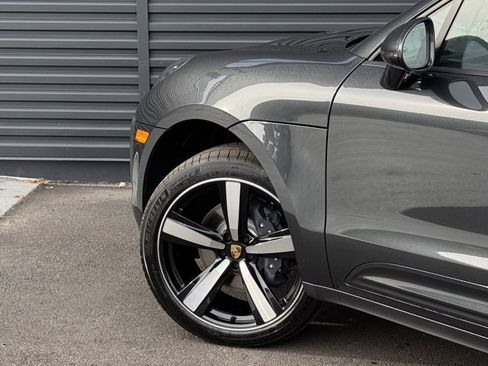New 2026 Porsche Macan image 12