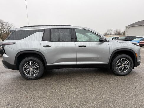 New 2026 Chevrolet Traverse LT image 7