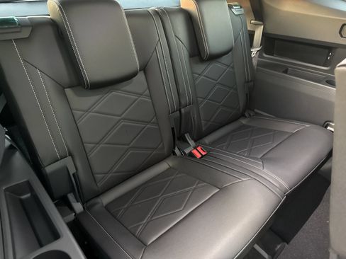 New 2026 Volkswagen Atlas SE FWD image 23
