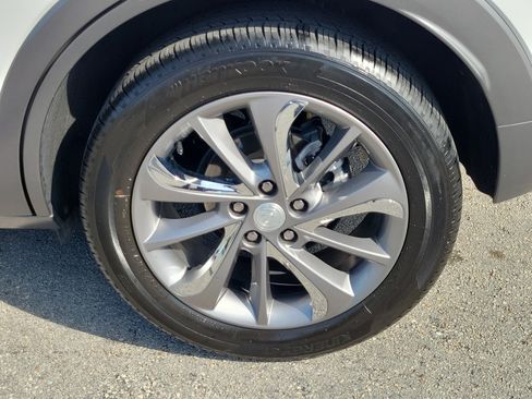 Used 2023 Buick Encore GX Essence w/ Experience Buick Package FWD image 29