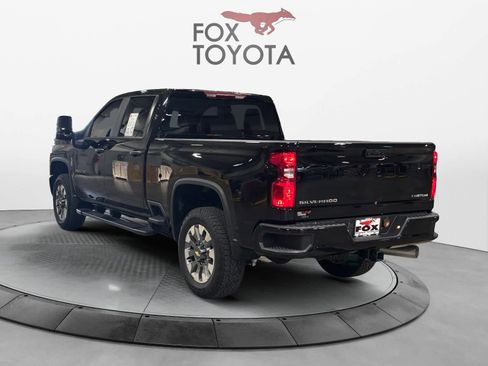 Used 2025 Chevrolet Silverado 2500 Custom w/ Custom Value Package image 4