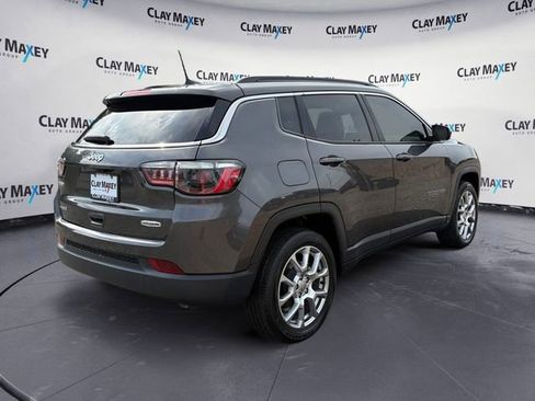 Used 2022 Jeep Compass Latitude AWD/4WD image 5