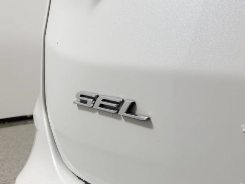 Used 2021 Ford Edge SEL w/ Convenience Package FWD image 8