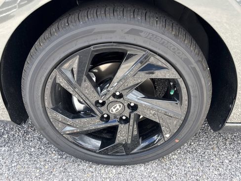 New 2026 Hyundai Elantra SEL Sport FWD image 9
