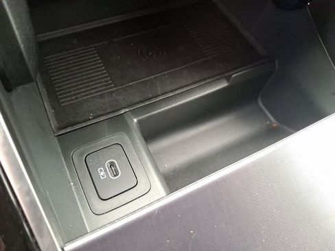 Used 2026 Land Rover Range Rover Velar Dynamic SE image 24