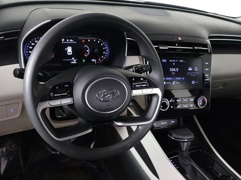 Certified 2024 Hyundai Tucson SE image 23