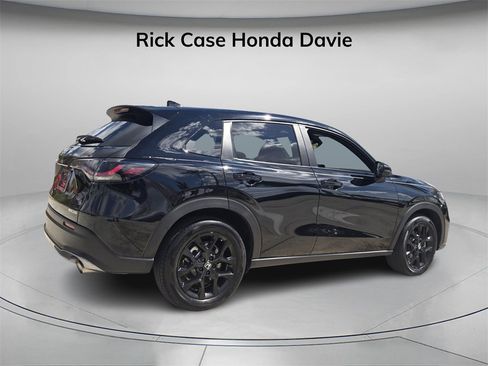 Used 2025 Honda HR-V Sport image 6