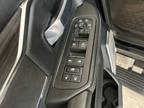 Used 2025 RAM 2500 Laramie AWD/4WD image 43