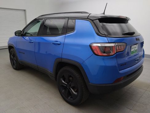 Used 2018 Jeep Compass Latitude w/ Popular Equipment Group AWD/4WD image 3