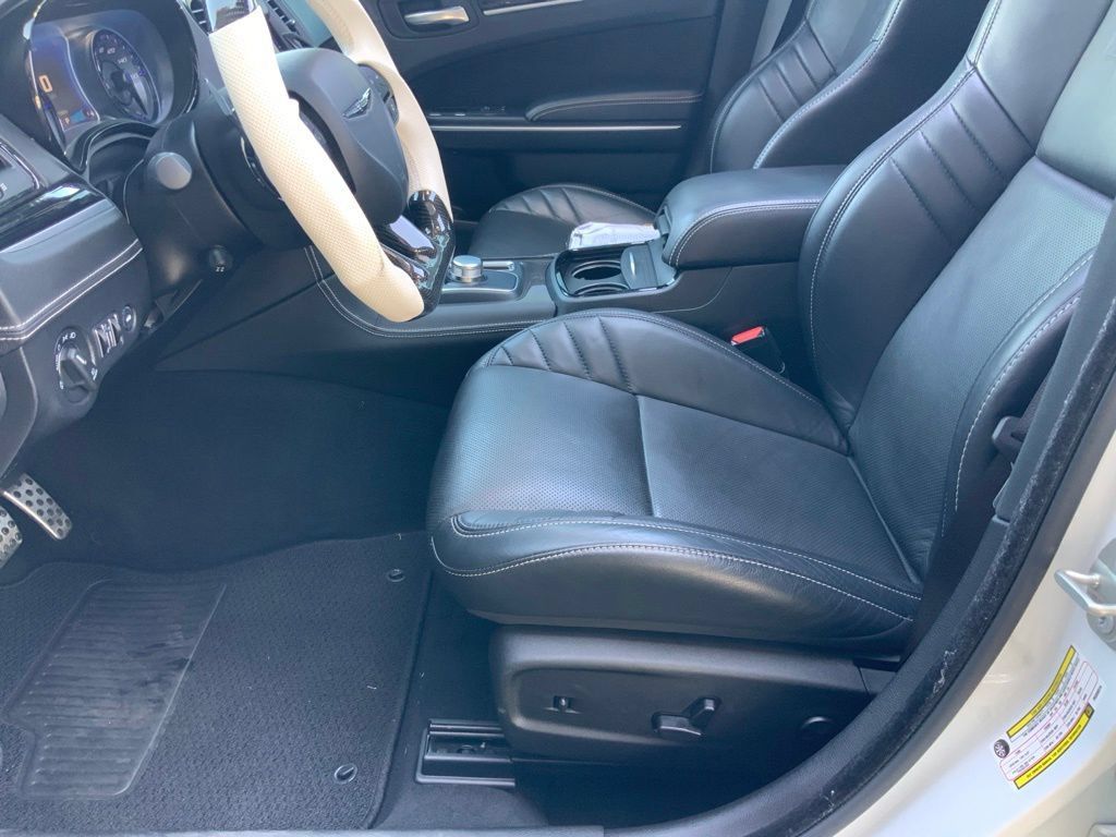 Certified 2023 Chrysler 300 C RWD image 12