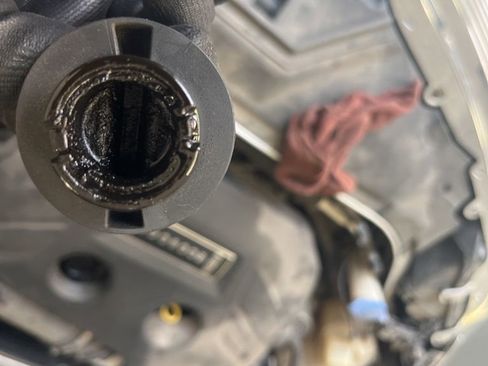 Used 2013 Lincoln MKZ FWD image 4