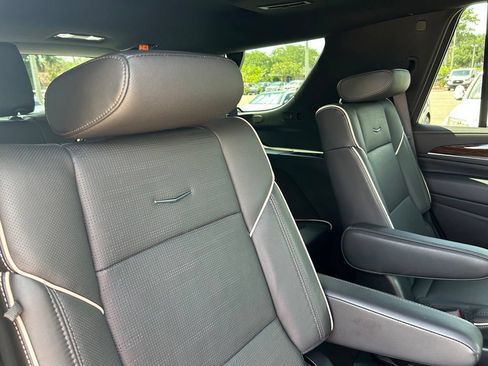 Used 2023 Cadillac Escalade Premium Luxury w/ LPO, Illumination Package AWD/4WD image 46