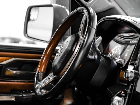 Used 2020 RAM 1500 Limited image 10