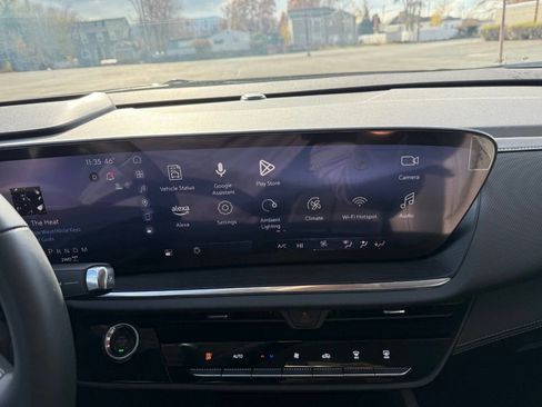 Used 2025 Buick Envision Preferred image 13