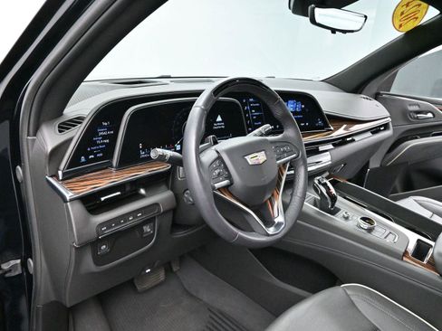 Certified 2024 Cadillac Escalade ESV Premium Luxury AWD/4WD image 14