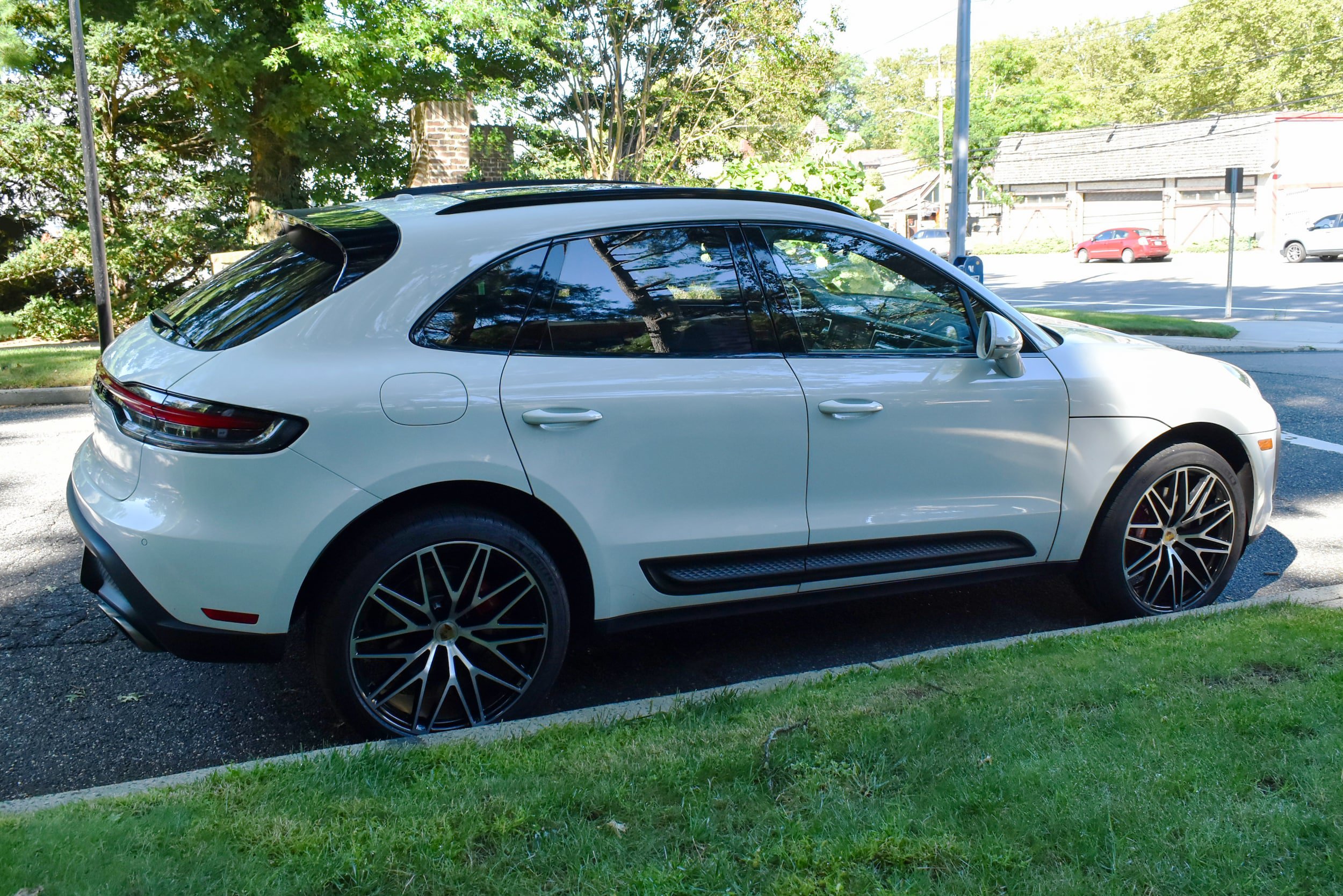 Used 2023 Porsche Macan S AWD/4WD image 7