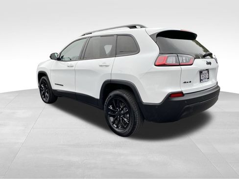 Used 2023 Jeep Cherokee Altitude Lux image 8