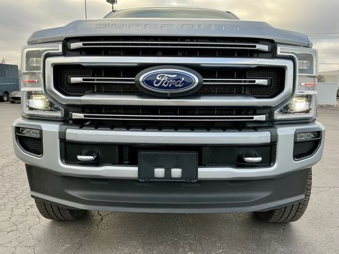 Used 2022 Ford F250 Platinum w/ FX4 Off-Road Package image 9