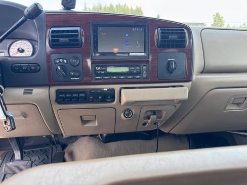 Used 2006 Ford F350 Lariat AWD/4WD image 9