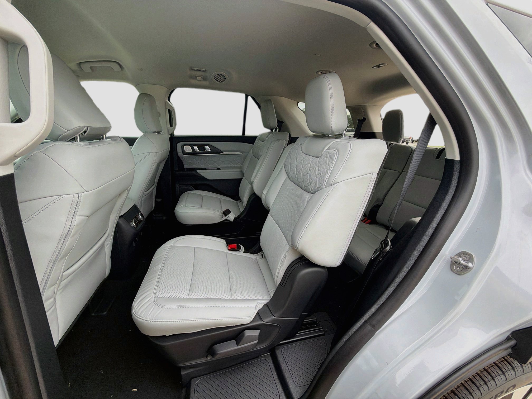 New 2026 Ford Explorer Platinum w/ LUX Leather Package AWD/4WD image 21