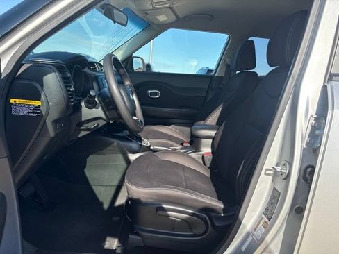 Used 2019 Kia Soul FWD image 10