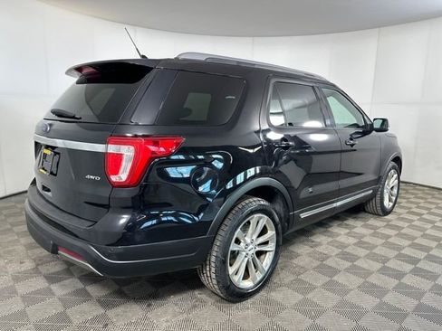 Used 2019 Ford Explorer XLT w/ Equipment Group 202A image 3