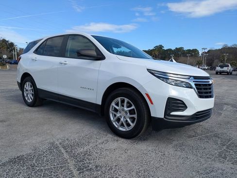 Certified 2024 Chevrolet Equinox LS w/ LS Convenience Package image 1