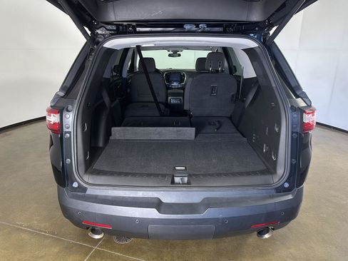 Used 2018 Chevrolet Traverse LT FWD image 15