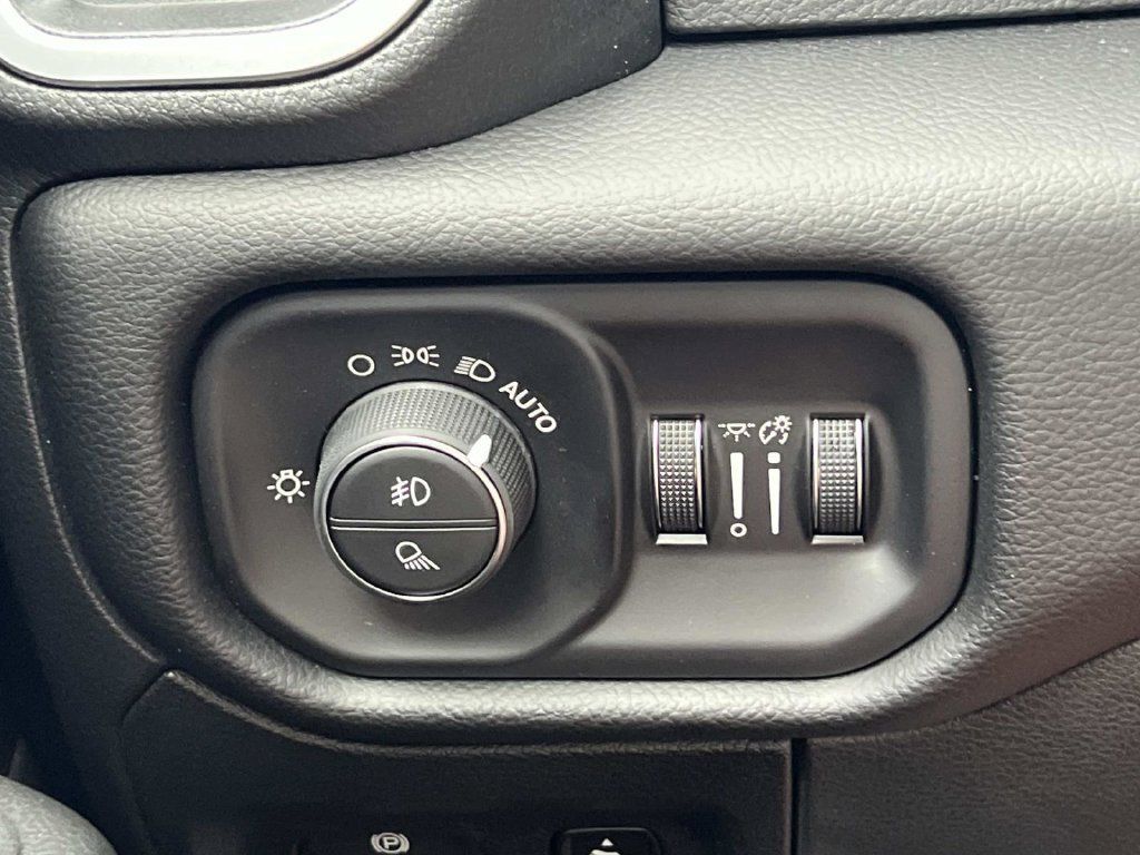 Used 2026 RAM 1500 Big Horn AWD/4WD image 28