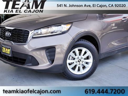 Certified 2019 Kia Sorento FWD image 3