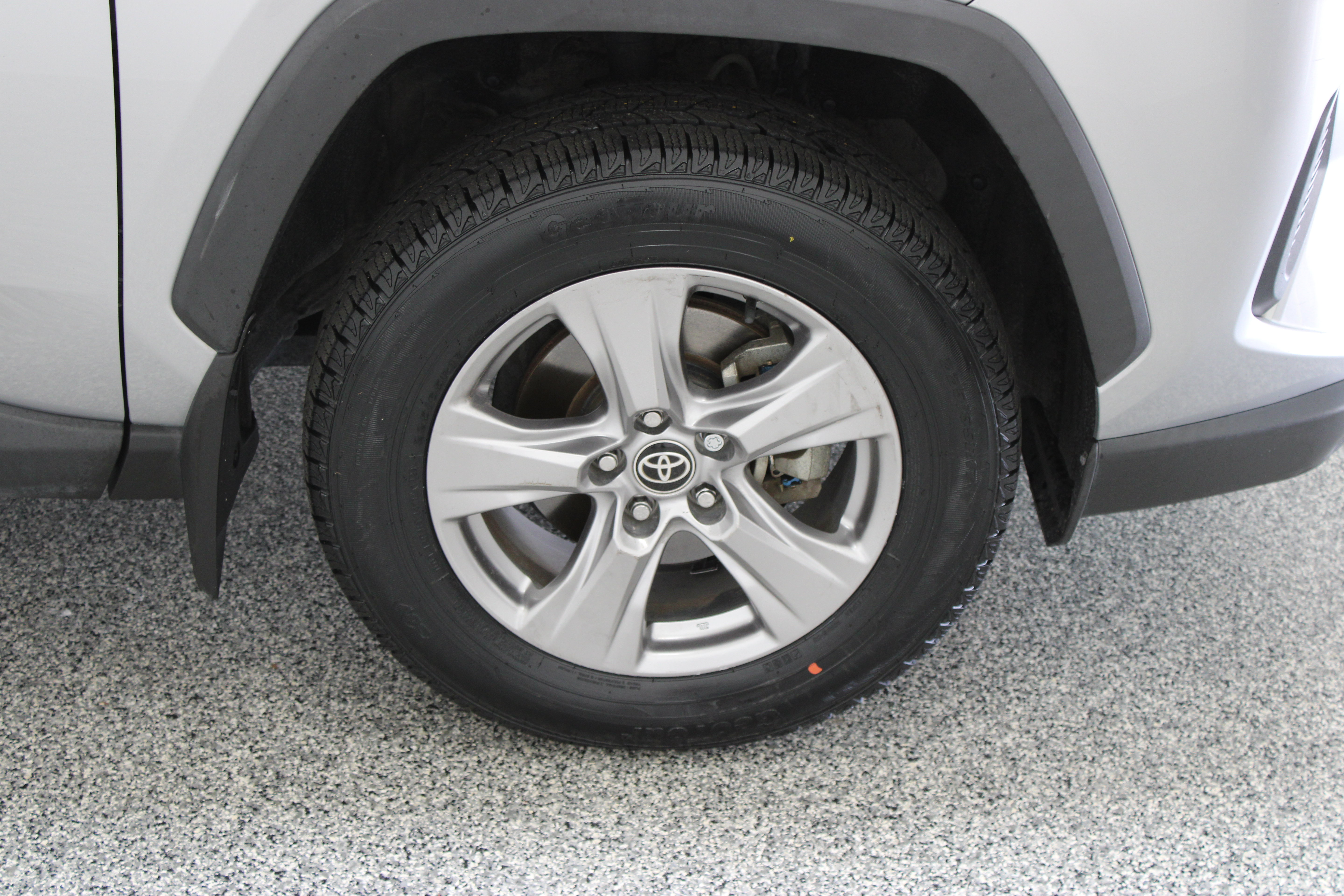 Certified 2022 Toyota RAV4 XLE AWD/4WD image 5