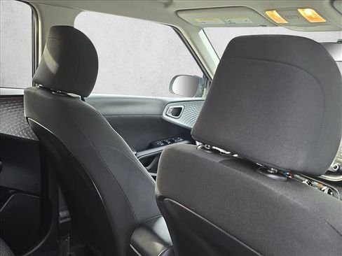 Used 2020 Kia Soul LX image 19