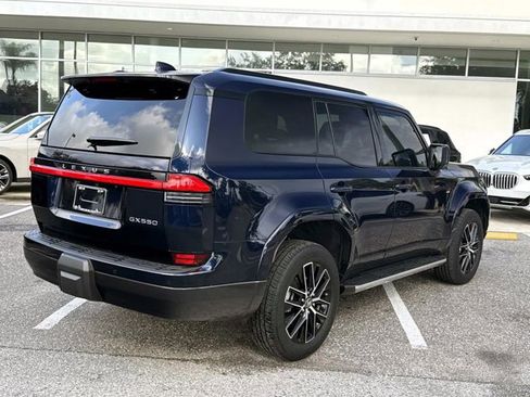 Used 2025 Lexus GX 550 w/ Accessory Package (Z1) AWD/4WD image 3