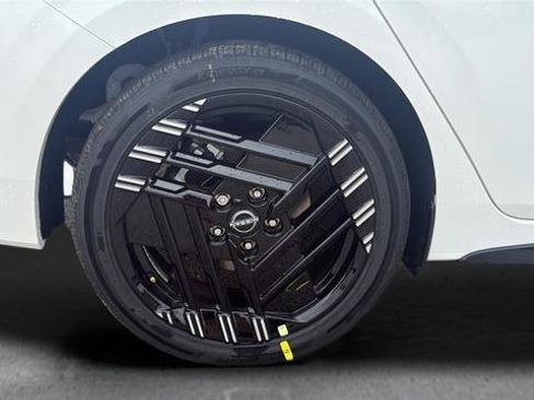 New 2026 Nissan Sentra SR FWD image 40