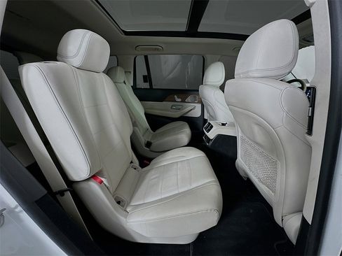 Used 2022 Mercedes-Benz GLS 450 4MATIC image 29