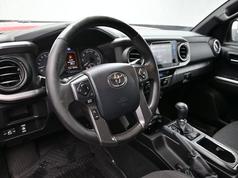 Used 2016 Toyota Tacoma TRD Off-Road image 15