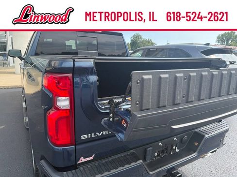 Used 2022 Chevrolet Silverado 1500 High Country w/ High Country Premium Package AWD/4WD image 7