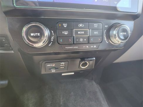 Used 2015 Ford F150 XLT w/ Equipment Group 302A Luxury image 24