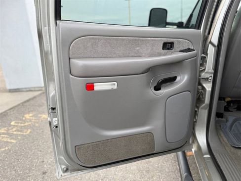 Used 2003 Chevrolet Silverado 2500 LT image 33
