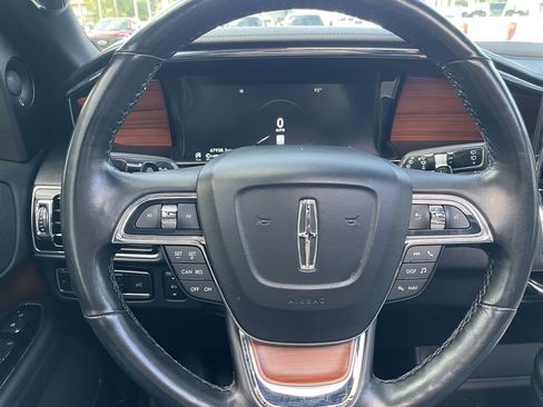 Used 2019 Lincoln Navigator L Select AWD/4WD image 40