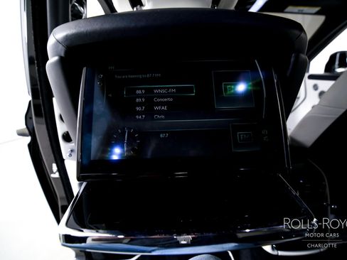 Used 2018 Rolls-Royce Phantom Sedan image 21